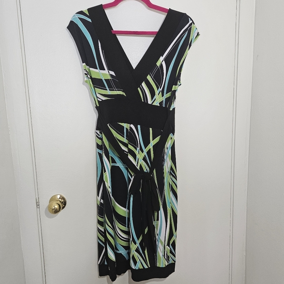 Vintage Black/green Frank Lyman dress. Made in Canada. Size 4. - Picture 2 of 4